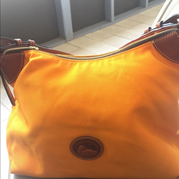 Dooney & Bourke hobo style bag - Picture 3 of 3